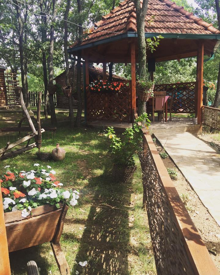 موتيل Radibus Etno Restoran Ranc المظهر الخارجي الصورة
